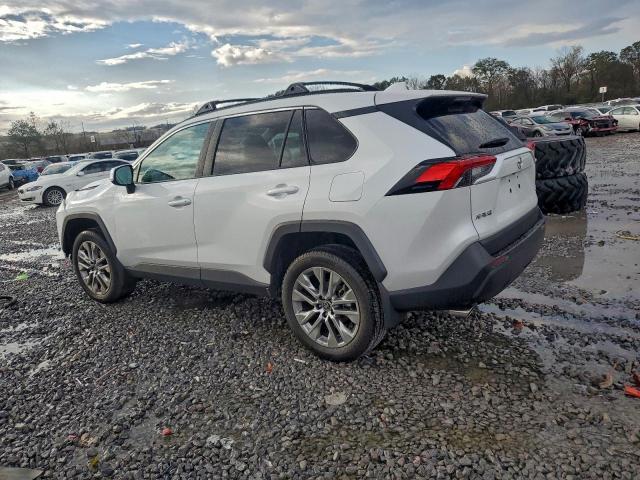 Toyota RAV4 Xle Premium Image 2