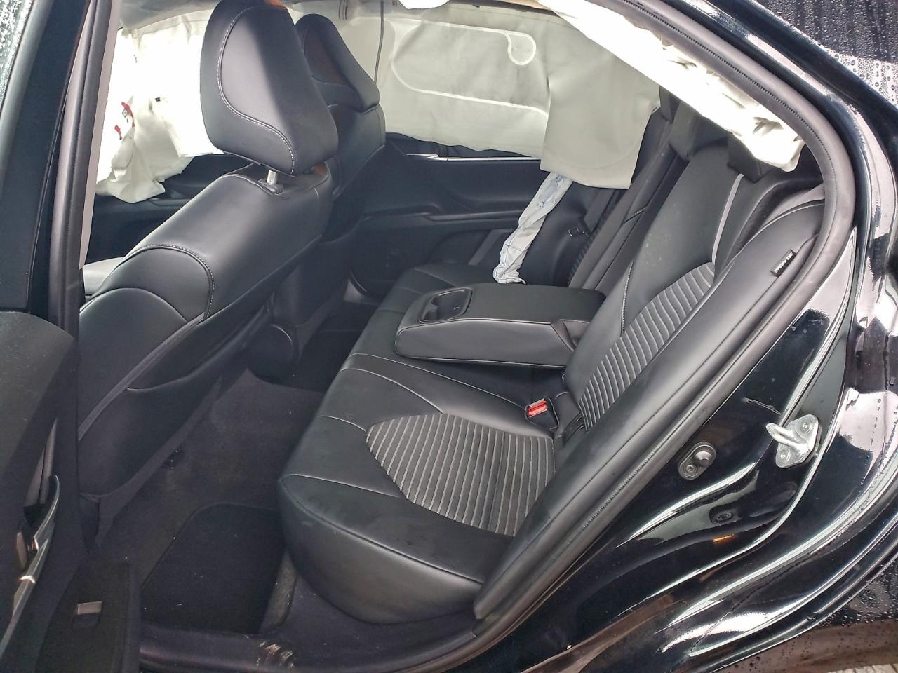 Toyota Camry Se Night Shade Image 10