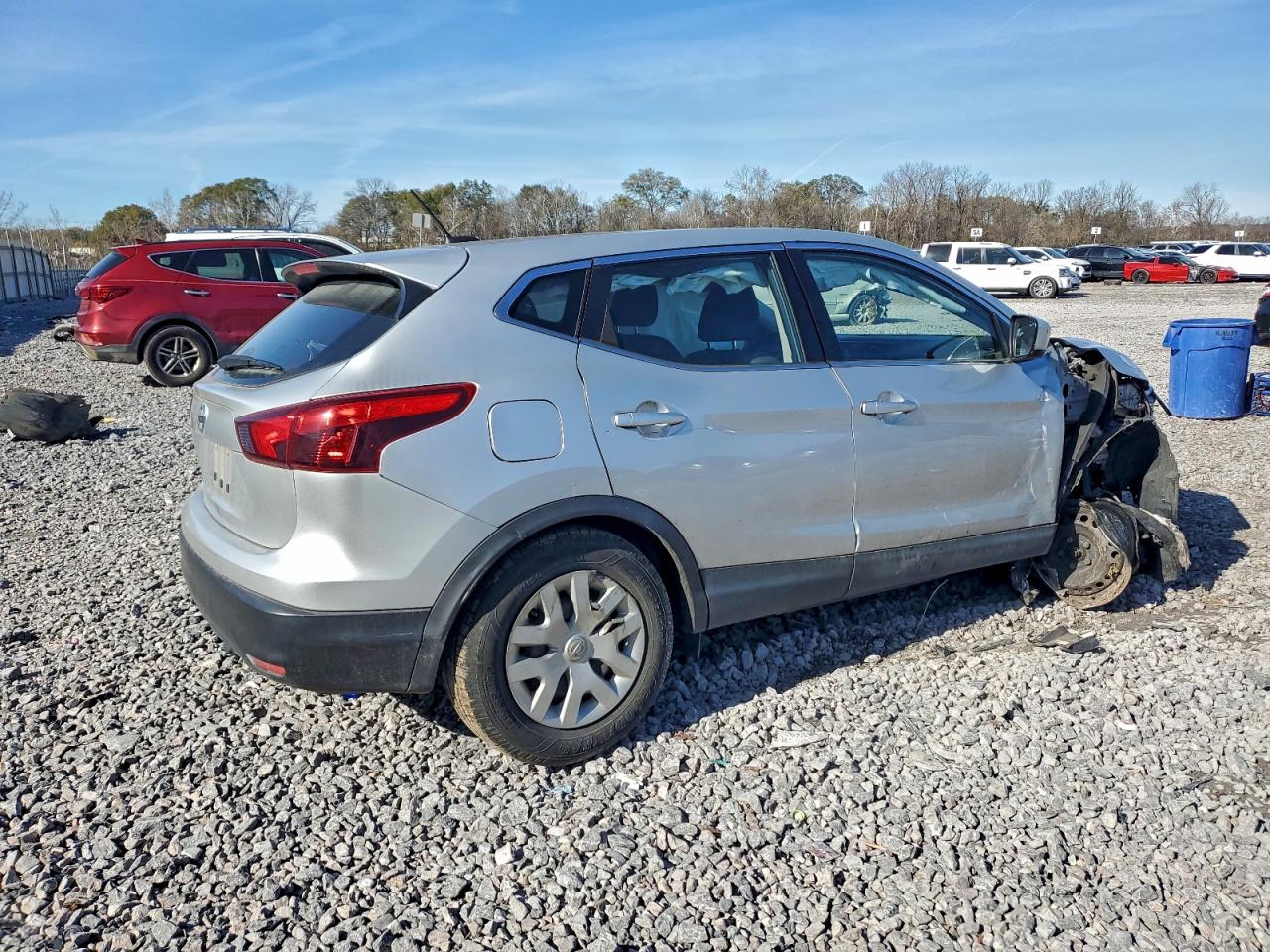 Nissan Rogue S Image 3