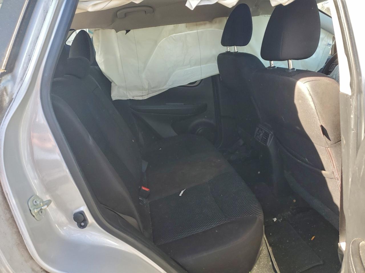 Nissan Rogue S Image 6