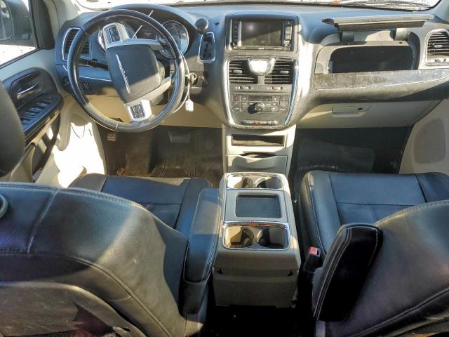 Chrysler Minivan Touring Image 5