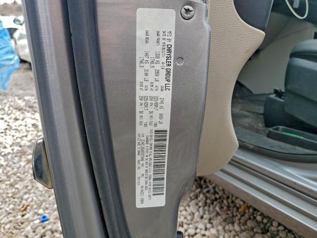 Chrysler Minivan Touring Image 9