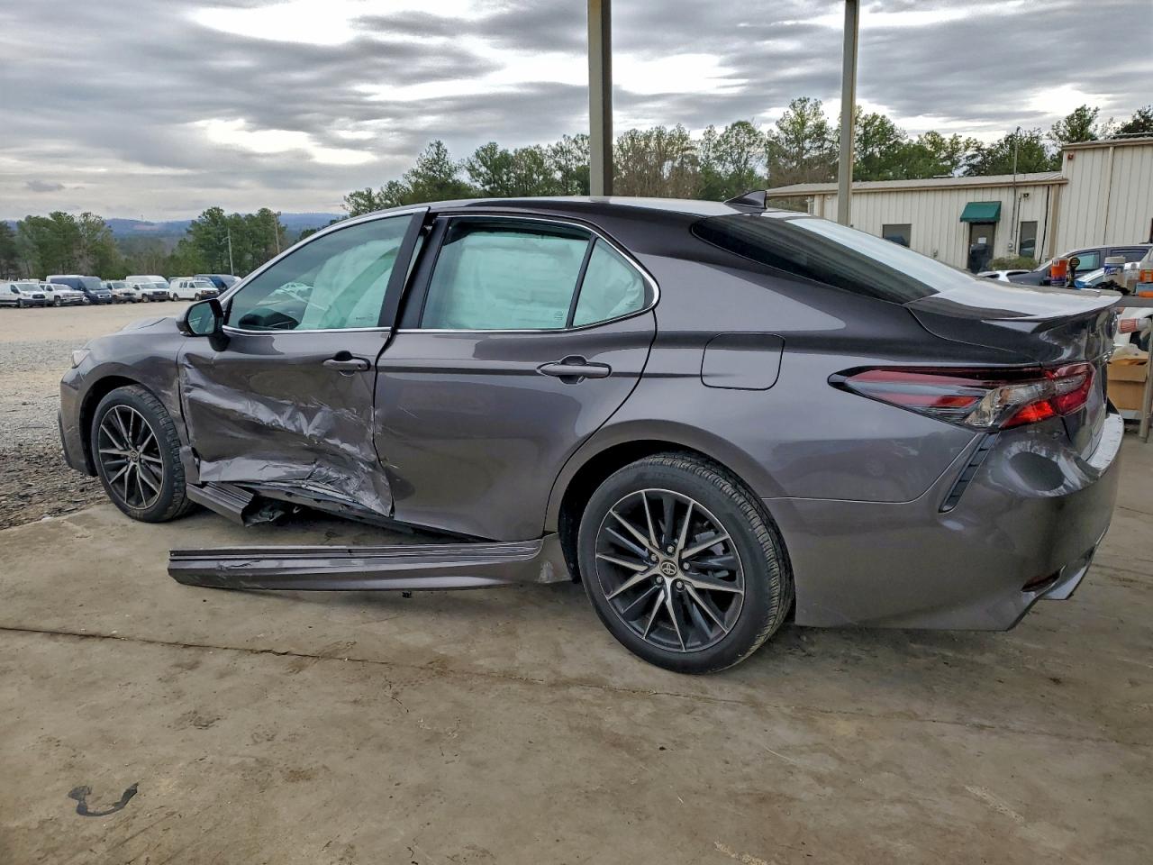 Toyota Camry Se Night Shade Image 10