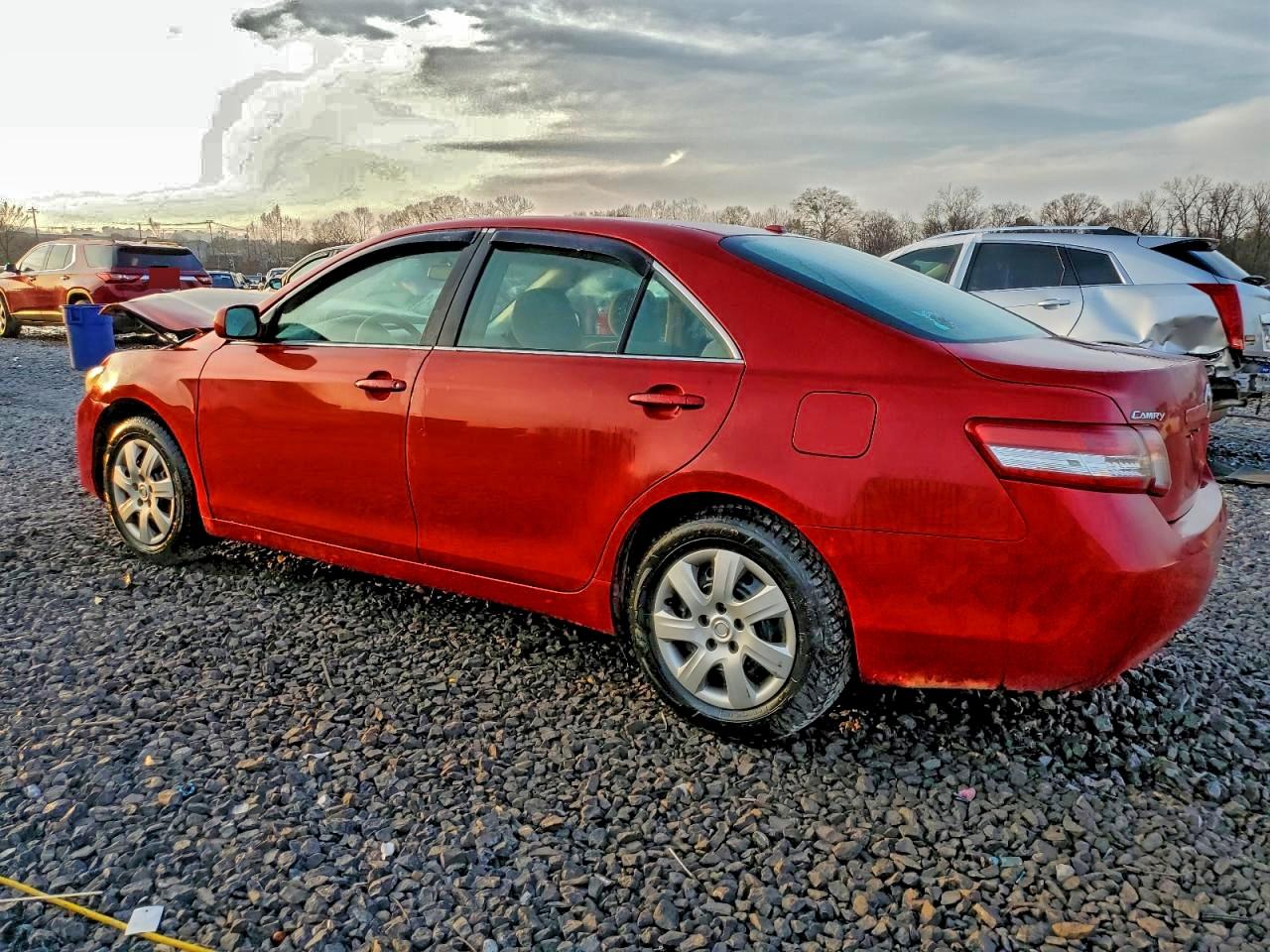 Toyota Camry Base Image 3