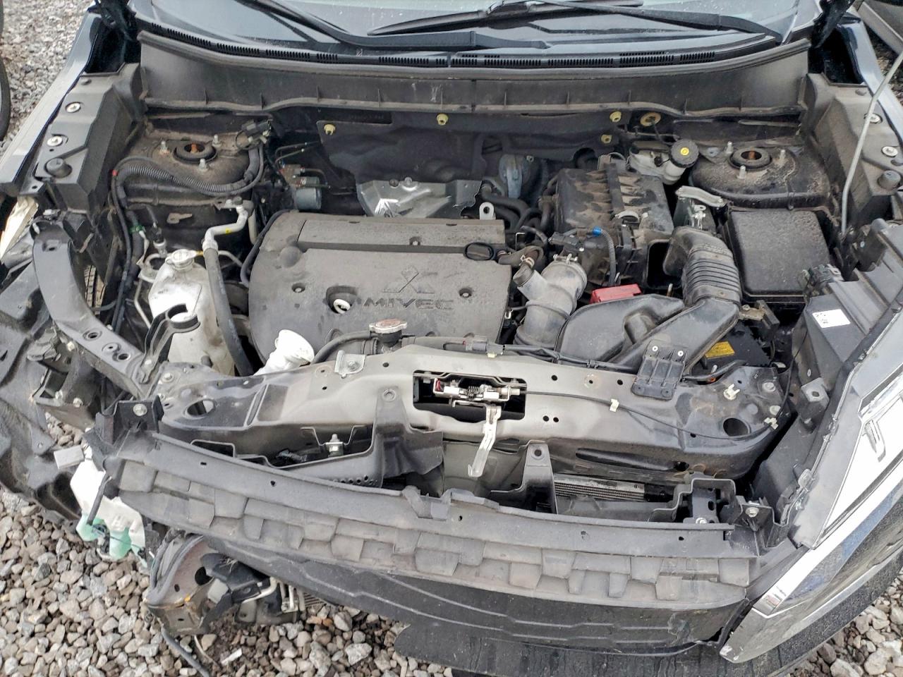 Mitsubishi Outlander Se Image 8