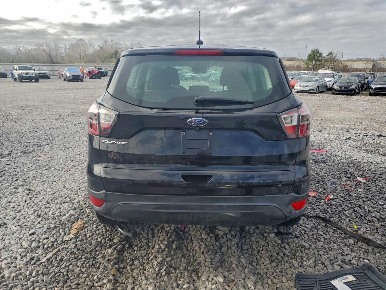 Ford Escape S Image 10