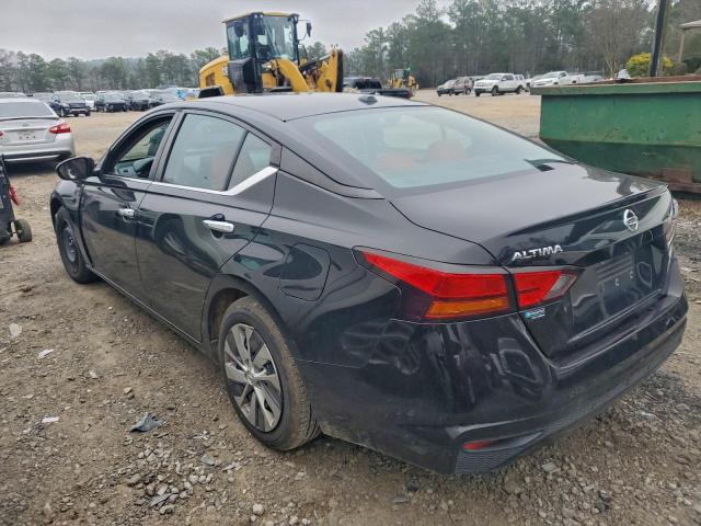 Nissan Altima S Image 4